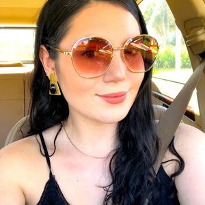 Meet your Posher, Beverley